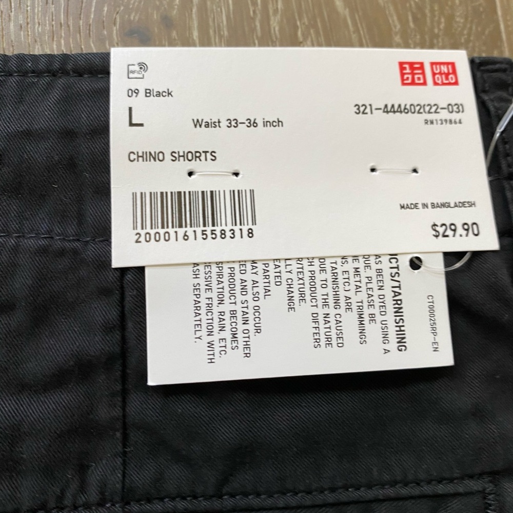 Uniqlo chino shorts in black - Picture 12 of 13